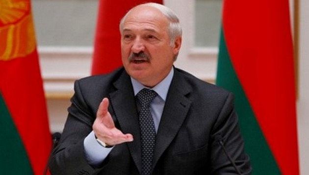 На колени не поставите: Лукашенко резко ответил «умникам из Кремля»