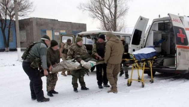 Нужна помощь: в киевский госпиталь доставили 27 бойцов из АТО