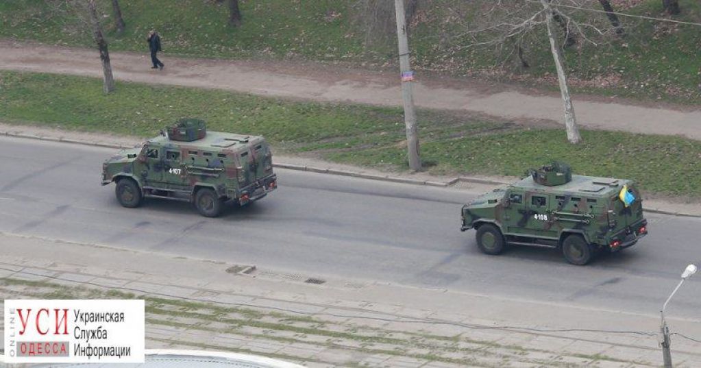 В Одессе заметили колонну военной техники