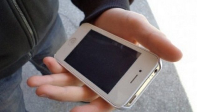Вниманию владельцев iPhone: хакеры пригрозили удалить информацию с телефонов