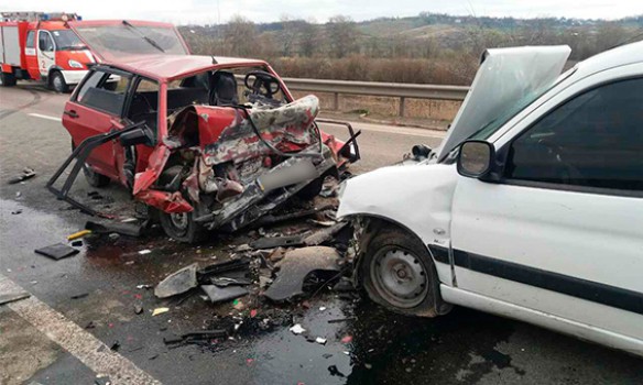 В Ровенской области 23-летний лихач попал в ДТП: два человека погибли