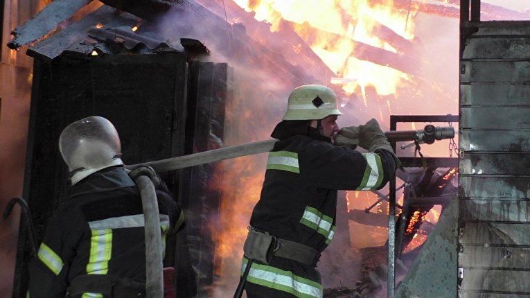 Масштабный пожар в Чернигове: есть жертвы. ФОТО