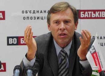 Соболев хочет пожаловаться в НАБУ на Лавренюка за вмешательства в работу морских портов