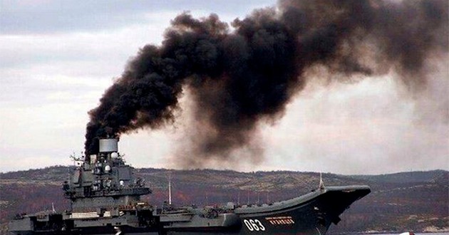 СМИ: Фрегат РФ на всех парах дымит к эсминцам США, атаковавшим Сирию