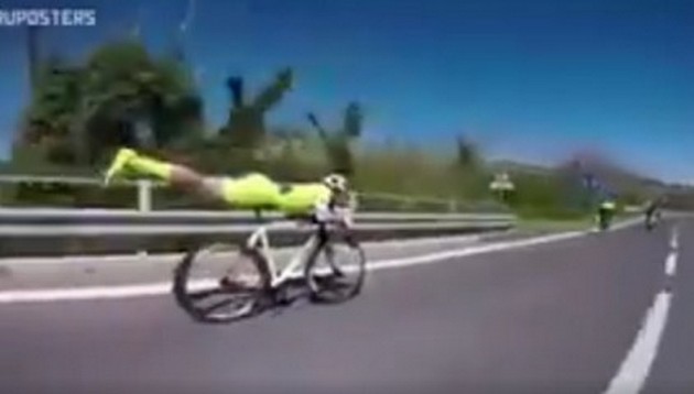 Этот велогонщик физику в школе не пропускал, и вот результат. ВИДЕО