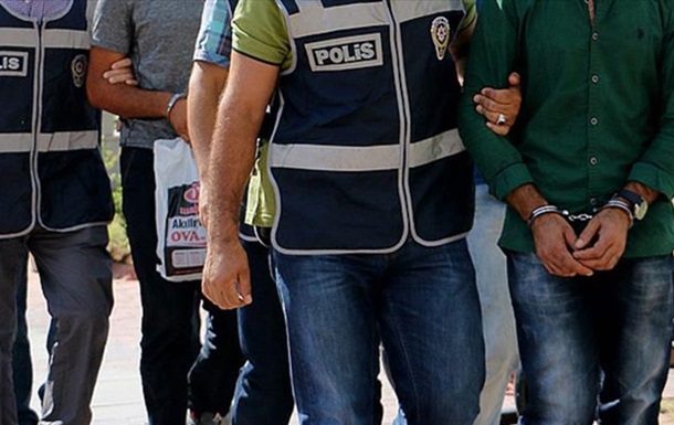 В Турции массовые облавы: арестовали более тысячи человек