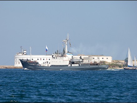 Столкновение в Черном море: судно ЧФ РФ получило пробоину и пошло ко дну