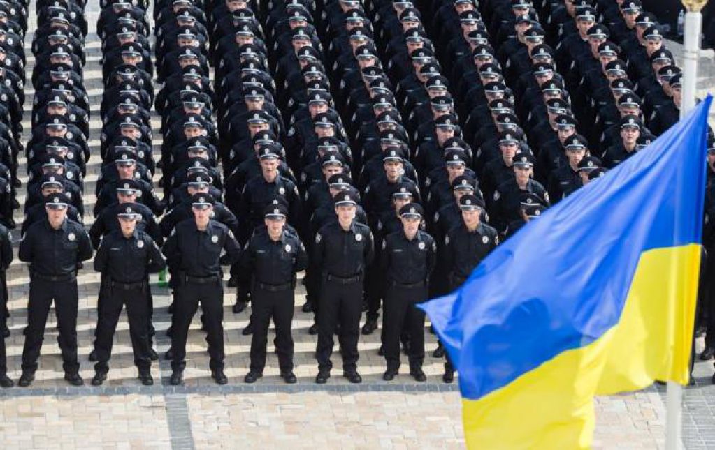 Чи беруть хабарі нові поліцейські? Сповідь патрульного