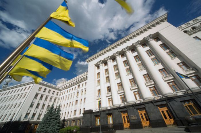 В Администрации президента рассматривают три сценария для Украины