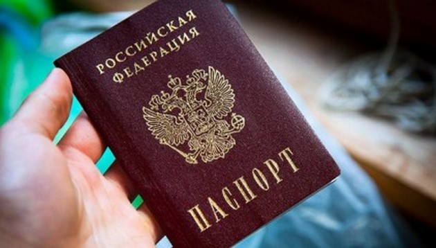 Случай в аэропорту: русские за границей стыдятся своего паспорта