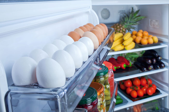 В какой части холодильника ни в коем случае нельзя хранить яйца