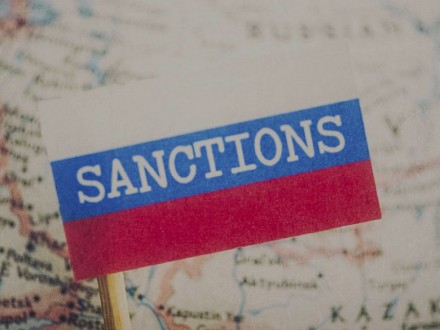 Небоженко: Президент должен был ввести санкции против российских соцсетей еще три года назад