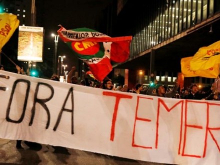 Бразилию захлестнули протесты а импичмент президенту