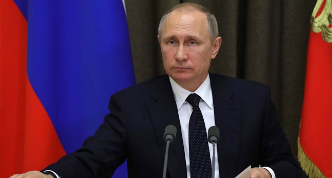 Російський політолог пояснив, для чого Путін терміново їде до Парижу