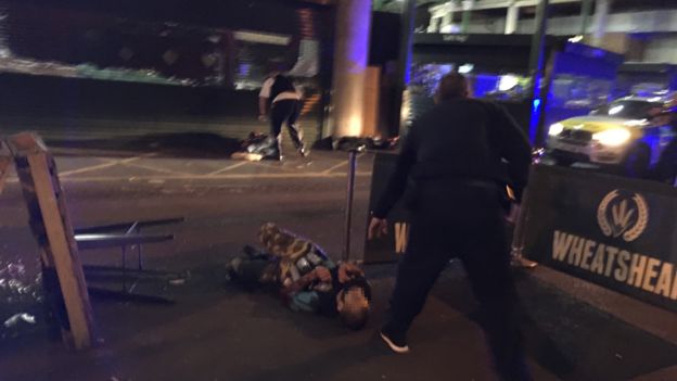 Сразу несколько терактов в Лондоне: террористы давили людей фургоном и резали пешеходов. ФОТО
