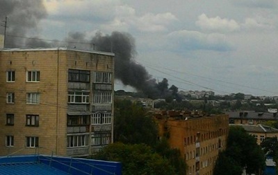 Пожар в Ровно: огонь полыхает в воинской части