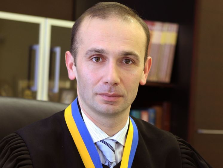 Судья Артур Емельянов потратил на празднование 362 тыс. гривен во время расстрела Небесной Сотни