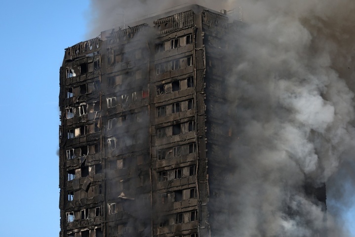 Пожежа в Лондоні: не менше 65 людей зникли безвісти 