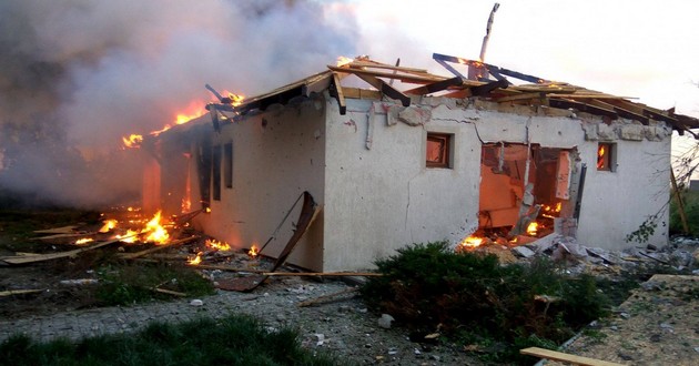 Боевики обстреляли жилые кварталы поселка, куда еще не доставали мины