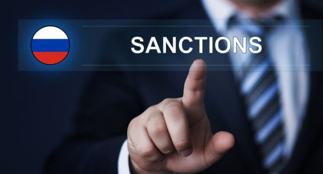 СМИ: Санкции еще не вводили, но экономика РФ уже рушится