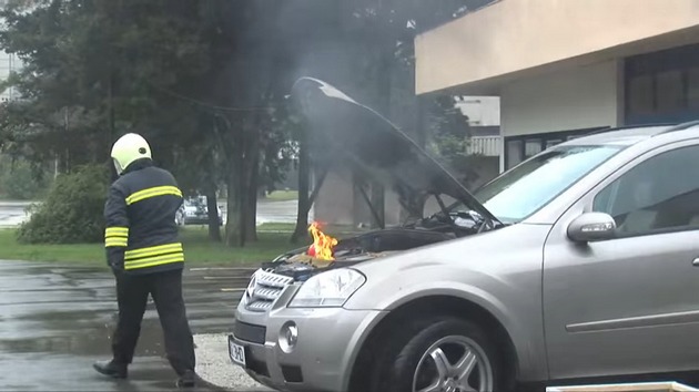 Пожар в авто можно устранить за секунды: как это сделать? ВИДЕО