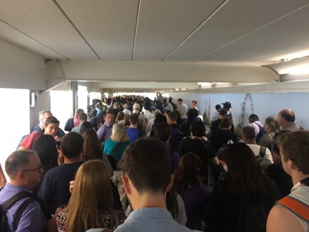 В Лондоне в крупнейшем аэропорту эвакуируют пассажиров