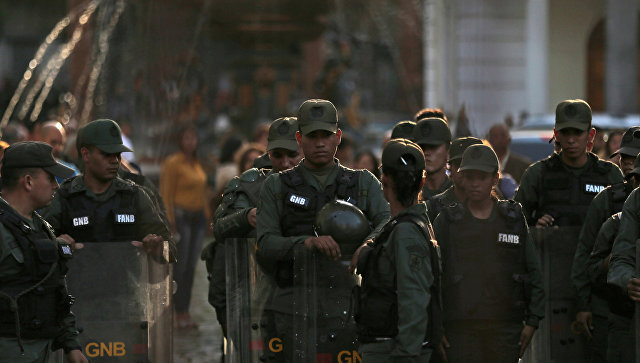 Увечья в знак протеста: в Венесуэле арестованные полицейские зашили себе рты