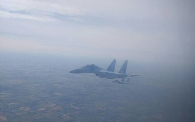 Отрадно: Украинские летчики показали высший пилотаж на авиашоу в Британии. ВИДЕО