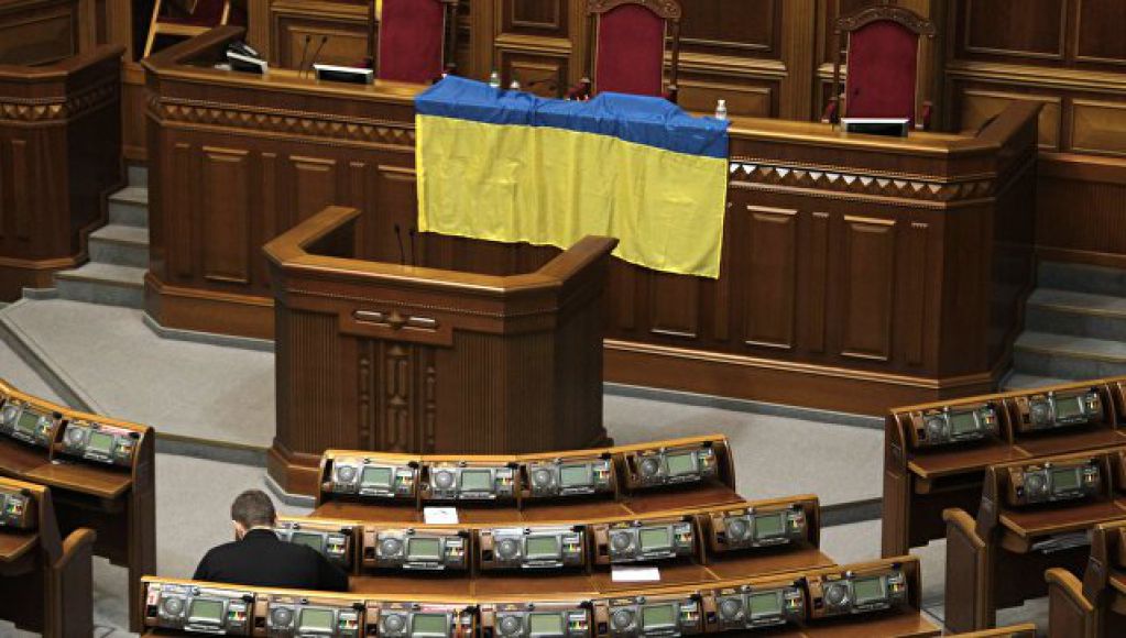 В Верховной Раде надо сначала изгнать бесов и провести массовый экзорцизм, а потом уже читать молитвы 