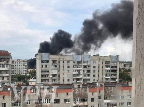 Пожар во Львове: горит здание инструментального завода