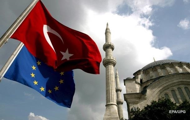 Канцлер Австрии: Турция перешла все красные линии и никогда не вступит в ЕС 