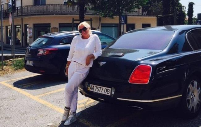 "Прижать старушку по полной": Скандальная блондинка на Range Rover снова отличилась в Киеве
