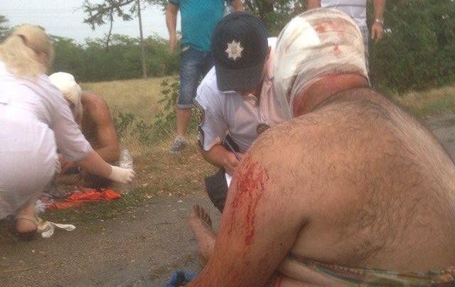 На трассе под Николаевом неизвестные с травматами и ножами напали на автомобиль
