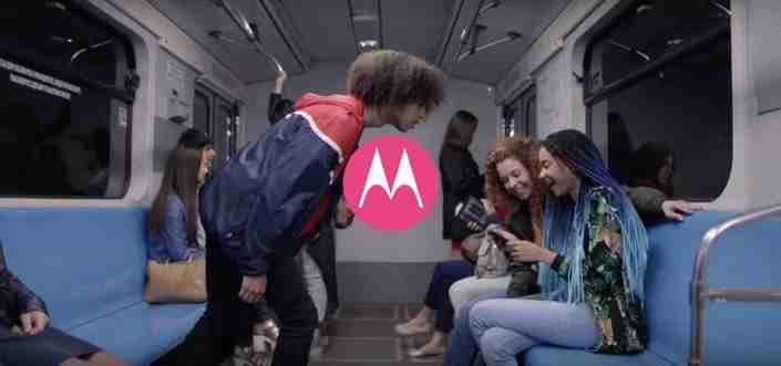 Motorola снимала новое промо в метро и аэропорту Киева: яркое ВИДЕО