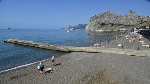 Много августа – мало туристов: свежие ФОТО пляжей в Крыму