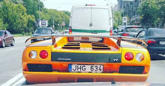 Lamborghini Diablo на литовских номерах засветился в Киеве. ФОТО
