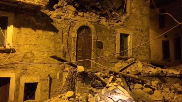 В Италии произошло землетрясение: разрушены здания, есть погибшие и раненые