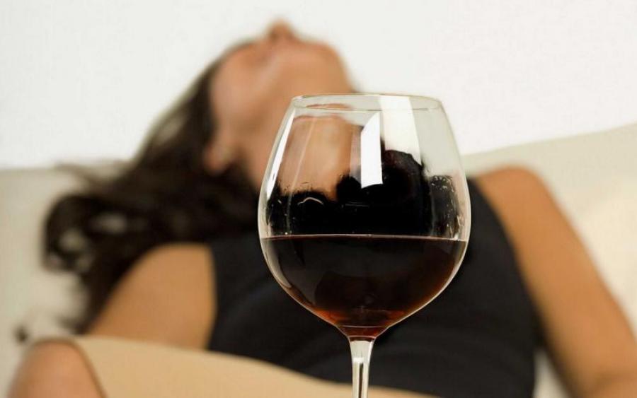 Ученые рассказали, кому алкоголь вредит больше всего
