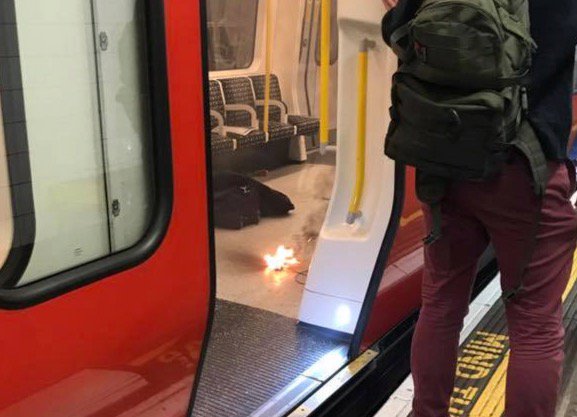 Взрыв зарядного устройства в Лондоне остановил работу станции метро