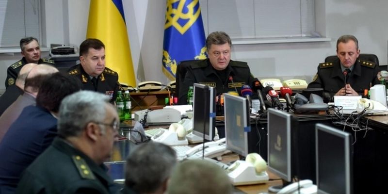 Взрывы в Калиновке: Порошенко поднял военное командование