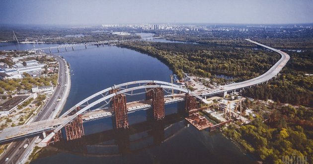В Киеве захотели сделать платным проезд по мосту на Троещину