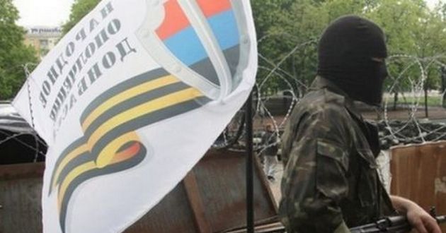 Тряпку ЛНР - в туалет, флаг Украины - на флагшток: боевики с ног сбились, разыскивая «визитки Яроша»