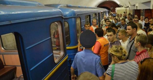 Угрожали убить: в сети предупредили о преступниках, орудующих в метро Киева