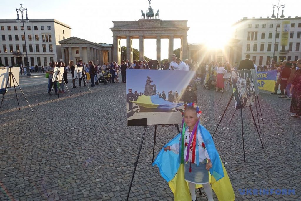 Запорука миру в Україні - мирний, але до зубів озброєний український народ
