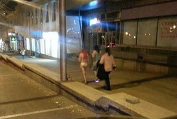 Полуголая девушка прогулялась по улицам Ставрополя