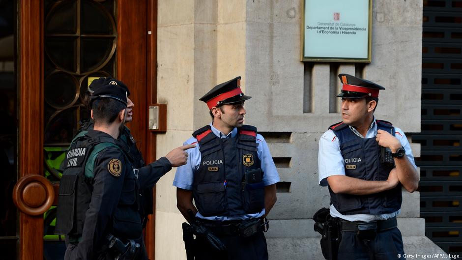 Полиция Испании получила распоряжение суда об охране парламента Каталонии