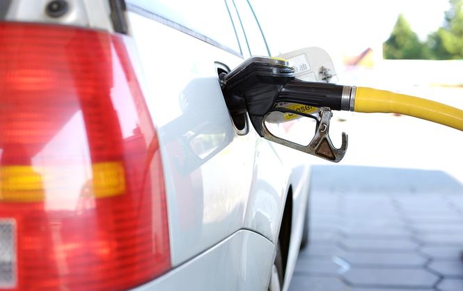 Бензин и дизтопливо на заправках продолжают расти в цене