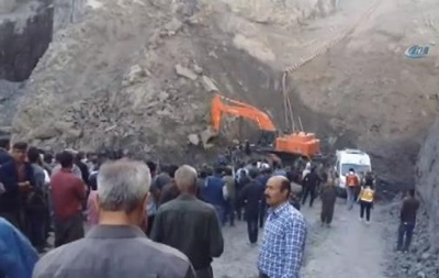 В Турции обвалилась шахта: спасатели сообщают о погибших