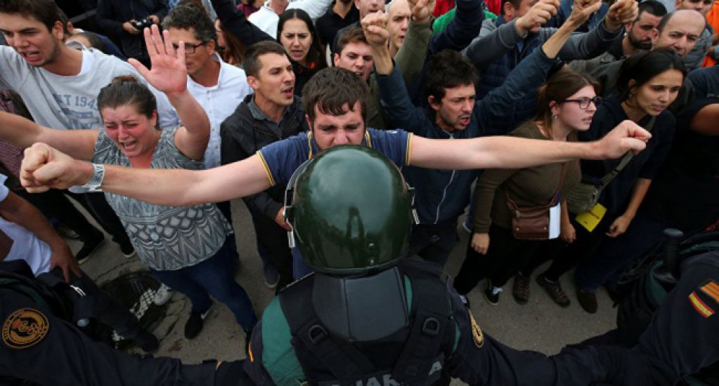 Журналист: «Испания хочет применить силу против каталонцев, но полиция сама выступает за независимость!»