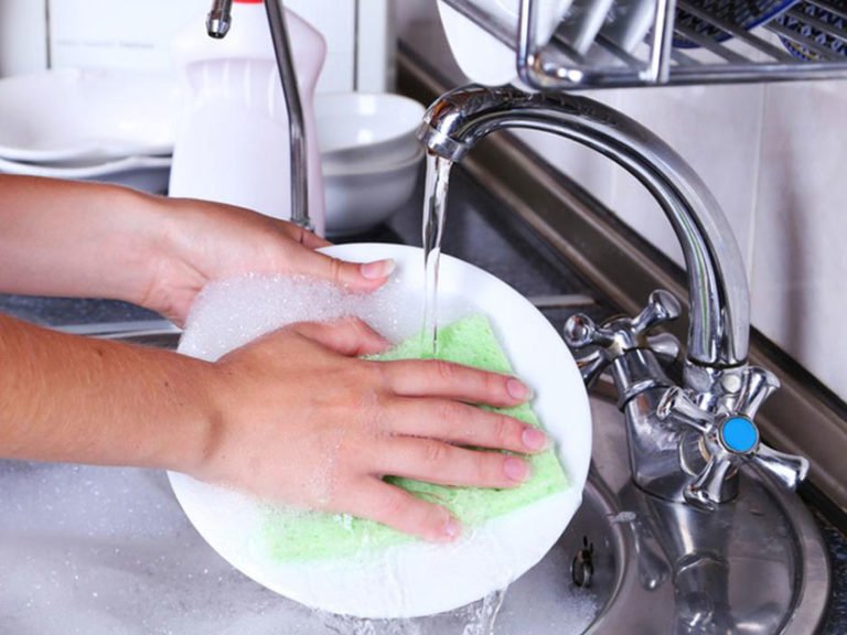 Средства для мытья посуды опасны: заявление ученых